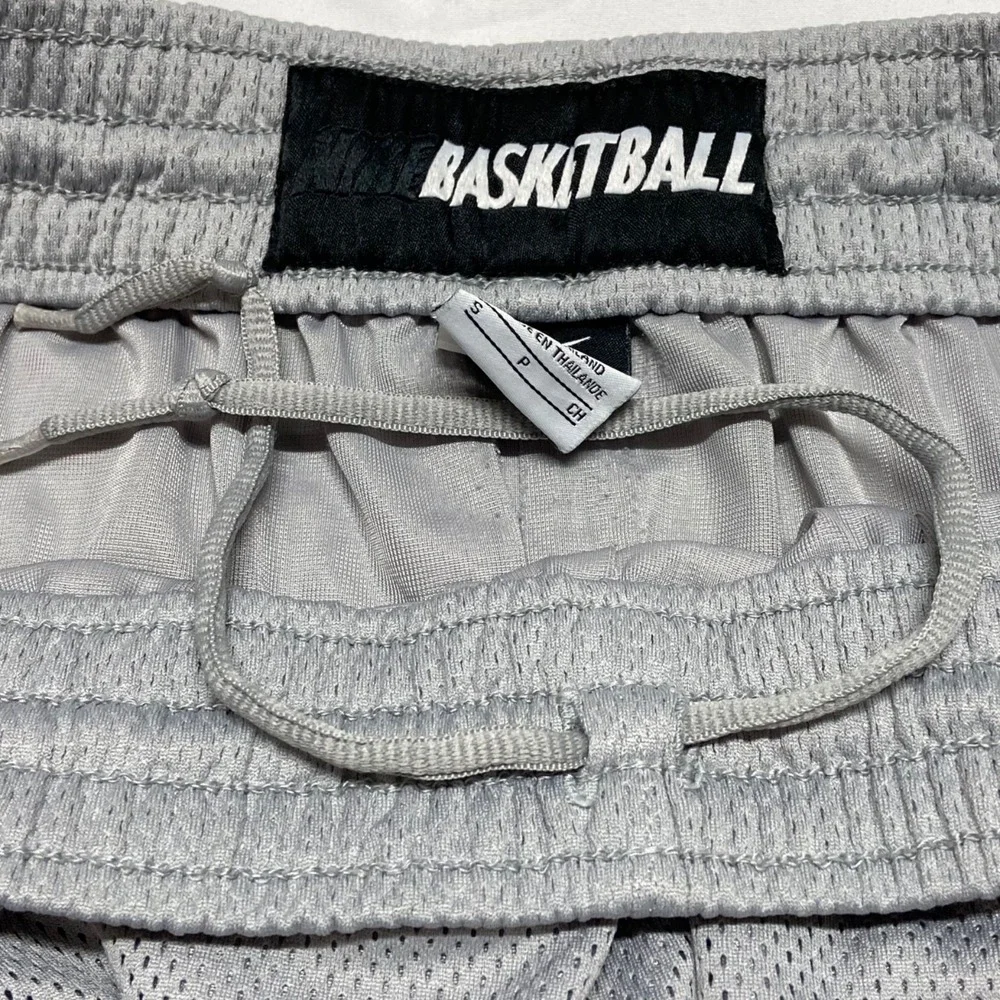 Nike Basketball‎ Shorts Men's Small Grey Mesh White 10